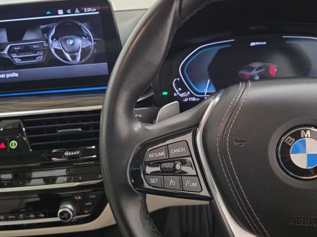 2021 BMW 5-Series - photo 17