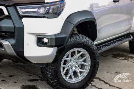 2024 Toyota Hilux - photo 3