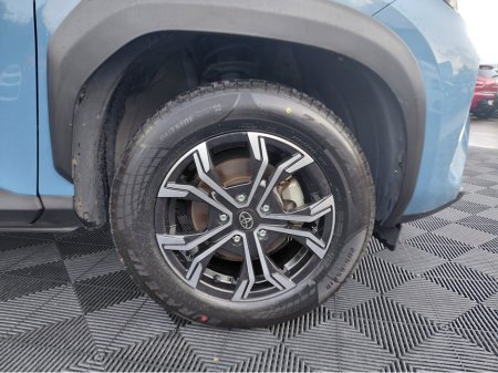 2021 Toyota Yaris Cross - photo 2