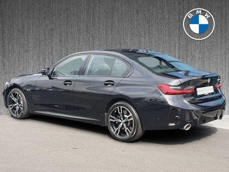 2023 BMW 3-Series - photo 2