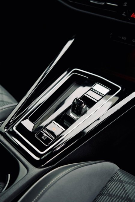 2024 Volkswagen Golf - photo 13