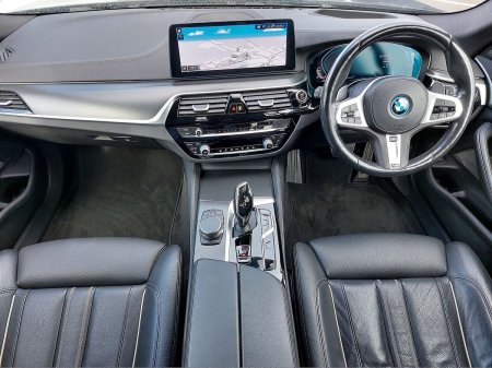 2023 BMW 5-Series - photo 4
