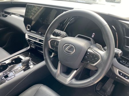 2025 Lexus RX450H+ - photo 18