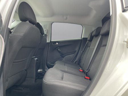 2018 Peugeot 208 - photo 15