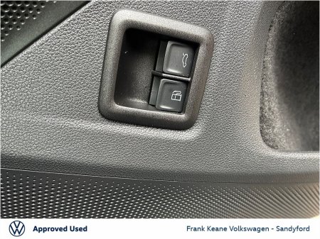 2025 Volkswagen Tiguan - photo 32