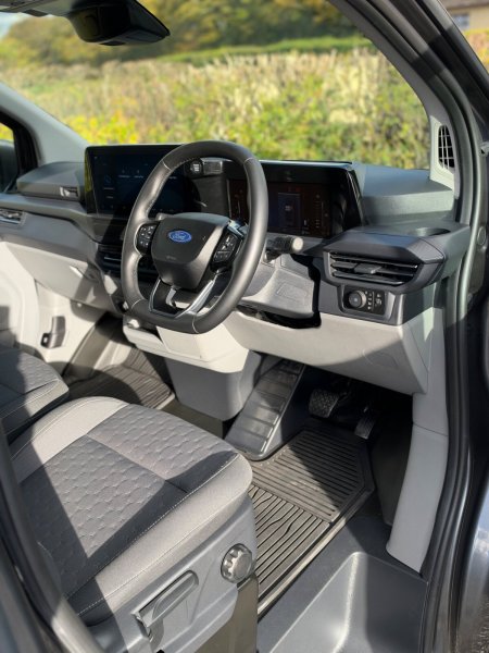 2025 Ford Transit Custom - photo 18