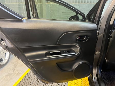 2015 Toyota Aqua - photo 17