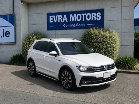 2020 Volkswagen Tiguan R-LINE 4MOTION AUTOMATIC 2.0 DIESEL //MASSIVE SPEC//LOW MILES//FULL LEATHER HEATED SEATS//360 PARKIN