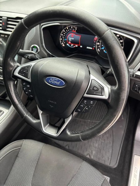 2017 Ford Mondeo - photo 17
