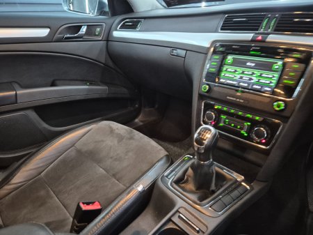 2010 Skoda Superb - photo 10