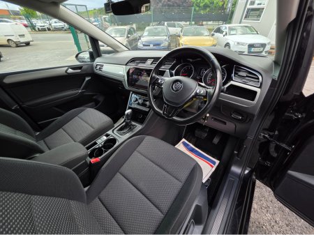 2017 Volkswagen Touran - photo 2