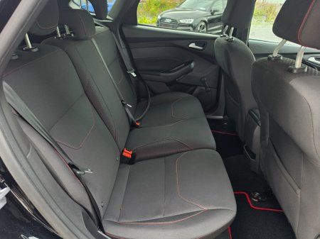 2017 Ford Focus - photo 26
