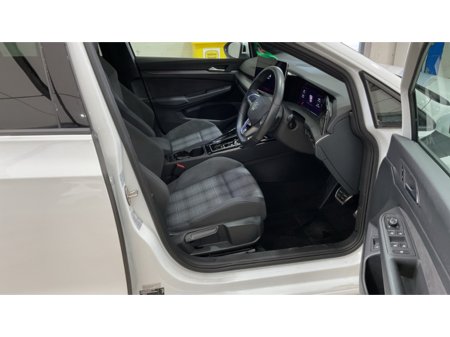 2025 Volkswagen Golf - photo 5