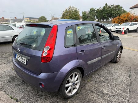 2007 Ford Fiesta - photo 8
