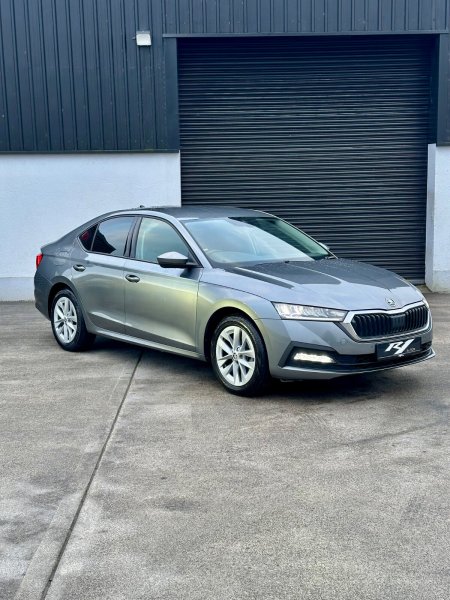 2024 Skoda Octavia - photo 2
