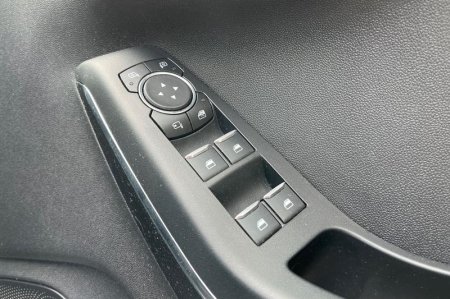 2020 Ford Fiesta - photo 16