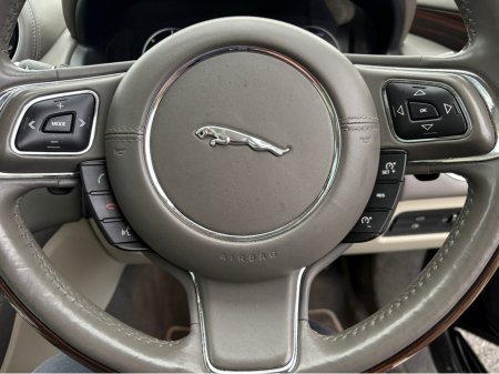 2017 Jaguar XJ - photo 18