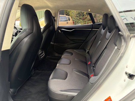 2015 Tesla Model S - photo 22