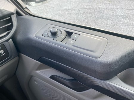 2026 Ford Transit Custom - photo 17