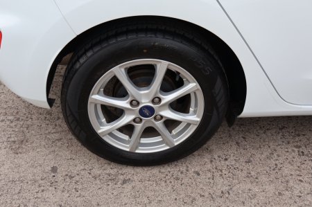 2018 Ford Fiesta - photo 28