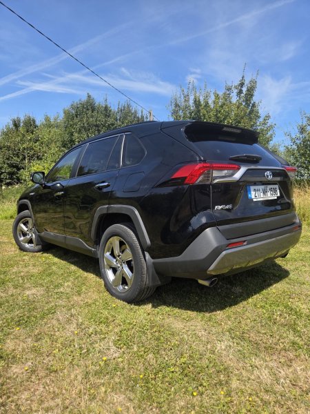 2021 Toyota RAV4 - photo 3