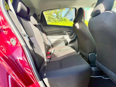 2019 Toyota Vitz - photo 18