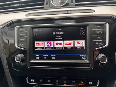 2017 Volkswagen Passat - photo 24