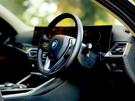 2023 BMW 3-Series - photo 13