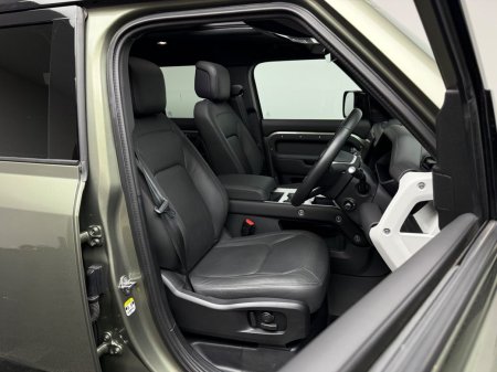 2025 Land Rover Defender - photo 10