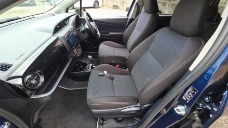 2018 Toyota Vitz - photo 26