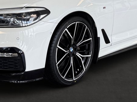 2017 BMW 5-Series - photo 10