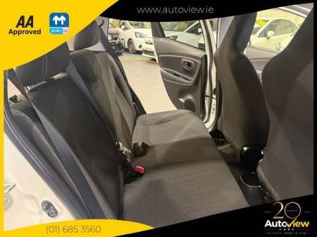 2020 Toyota Vitz - photo 13
