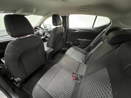 2017 Vauxhall Astra - photo 16