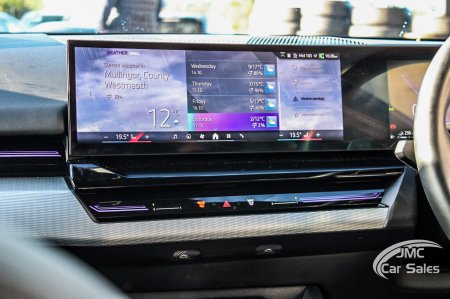 2025 BMW 5-Series - photo 30