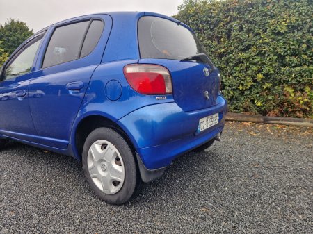 2002 Toyota Yaris - photo 4