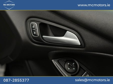 2016 Ford Focus - photo 18
