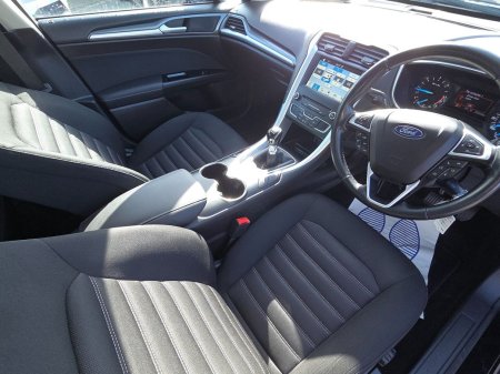2017 Ford Mondeo - photo 14