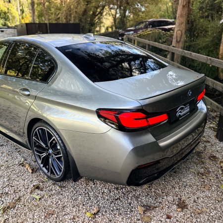2022 BMW 5-Series - photo 8