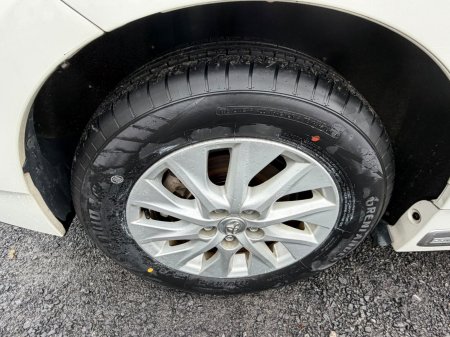 2013 Toyota Prius - photo 9