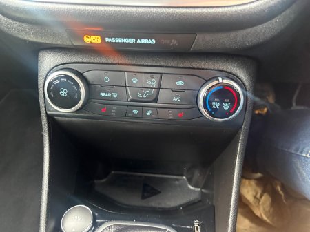 2020 Ford Fiesta - photo 9