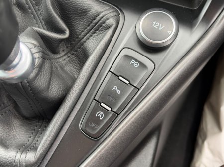 2016 Ford Focus - photo 18