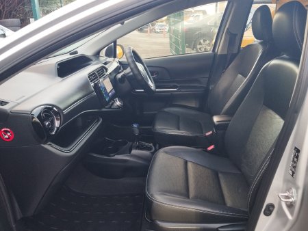 2015 Toyota Aqua - photo 17