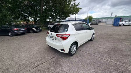2017 Toyota Vitz - photo 4