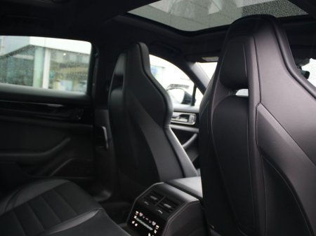 2025 Porsche Panamera - photo 9