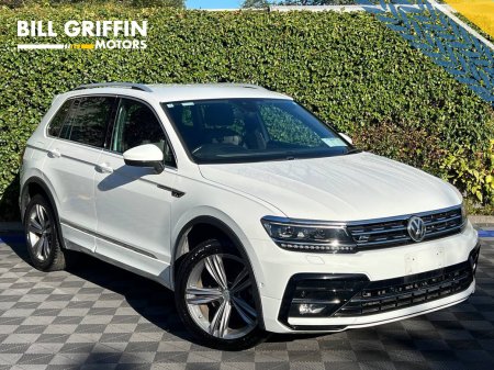 2019 Volkswagen Tiguan R-LINE 2.0 TDI AUTO ** HUGE SPEC ** // HEADS-UP DISPLAY // HEATED R-LINE SEATS // 360 PARKING CAMERA