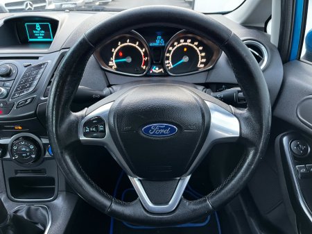 2015 Ford Fiesta - photo 17