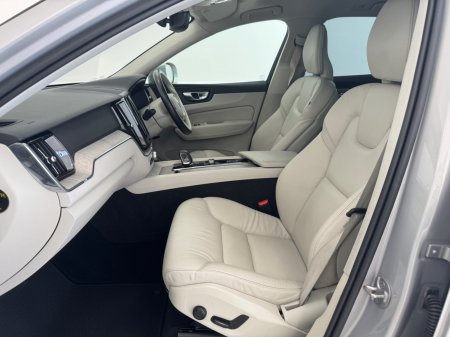 2022 Volvo XC60 - photo 5