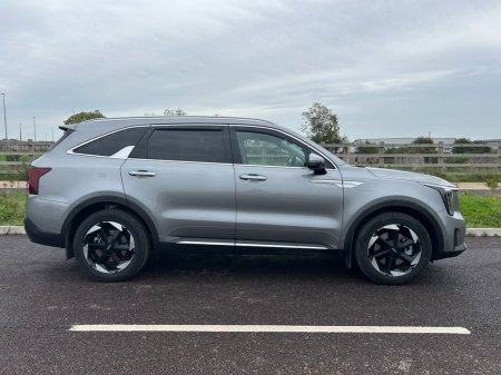 2026 Kia Sorento - photo 2