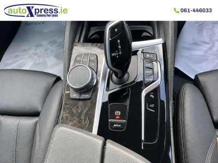 2021 BMW 5-Series - photo 2