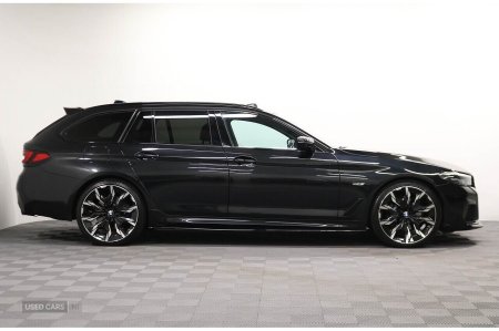 2023 BMW 5-Series - photo 9